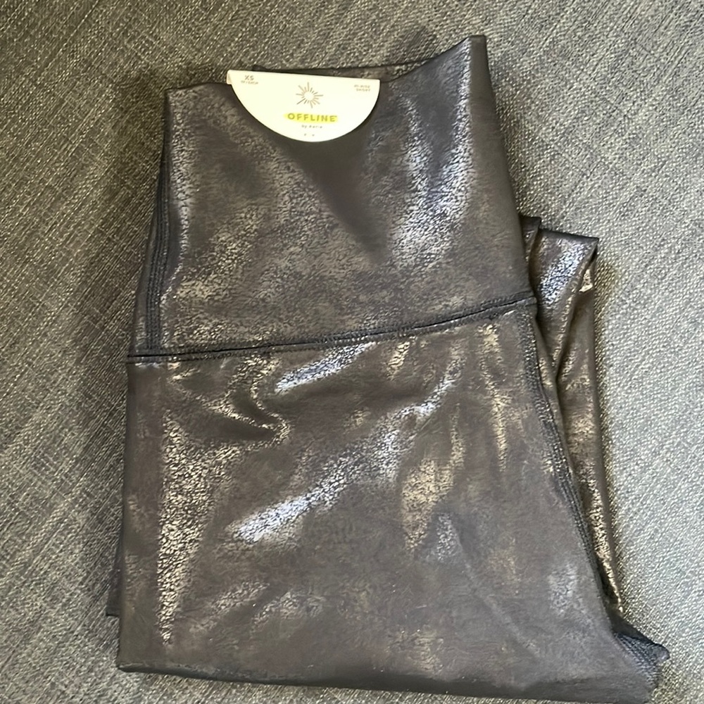 Women’s OFFLINE by Aerie Black Leggings XS Short
